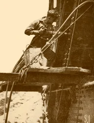 Un Marteau Riveteur en Fonction sur le Pont du Port de Sydney