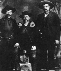 Photographie contestée du voleur de train et hors-la-loi Sam Bass, vers 1877-1878