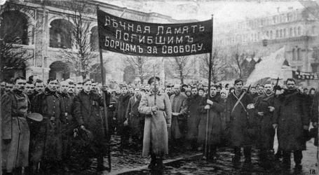 Cérémonie de deuil pour les victimes de la Révolution de février, Russie, 1917
