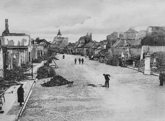 Une rue à Ortelsburg, Prusse orientale, Première Guerre mondiale, août 1915