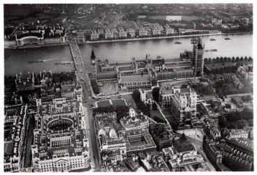 Vue aérienne de Westminster, Londres, depuis un Zeppelin, 1931