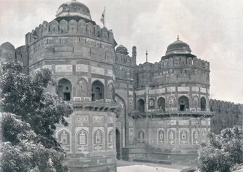 Agra. La porte de Delhi du fort