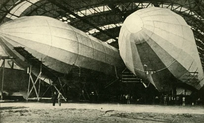 Dirigeables dans un hangar, Première Guerre mondiale