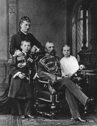 Alexandre II de Russie et la princesse Ekaterina Mikhailovna Yurievskaya avec enfants