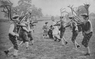 Formes anciennes de la danse encore maintenues en Angleterre - La danse du cor, c1935