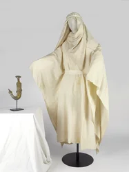 Robes arabes et un couvre-chef, connu sous le nom de keffiyah, appartenant à T E Lawrence (soie)