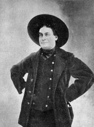 Aristide Bruant, chanteur de cabaret, comédien et propriétaire de nightclub français, 1901