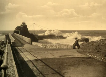 Biarritz - Au Rocher de la Vierge par gros temps, vers 1930