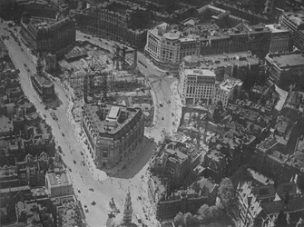 Vue aérienne des environs de Bush House, Londres, 1924