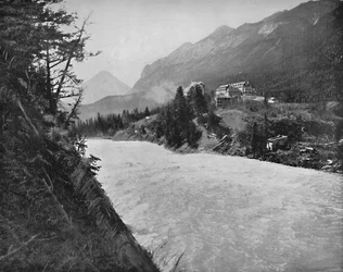 Raids sur la rivière Bow, Banff, N.W.T., vers 1897