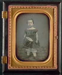 Enfant avec tambour