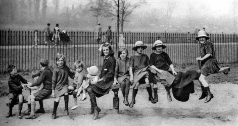 Enfants dans un Parc, Londres