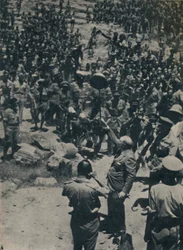 Churchill avec des troupes britanniques en Afrique du Nord, juin 1943, 1945