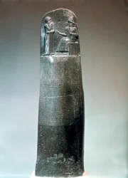 Stèle de diorite inscrite avec les lois de Hammurabi, XVIIIe siècle av. J.-C.