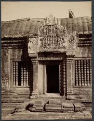 Porte à travers une enceinte intérieure, Angkor Wat, Cambodge