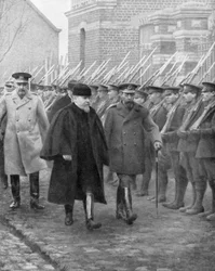 Le président français Raymond Poincaré et le roi George V, décembre 1914