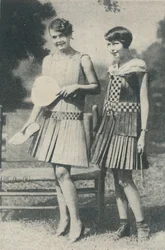 Robes de bandes de bois, vers 1935