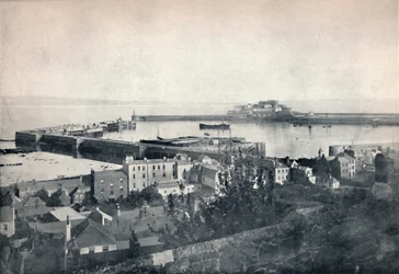 Guernesey - St. Peter-Port et Château Cornet, 1895