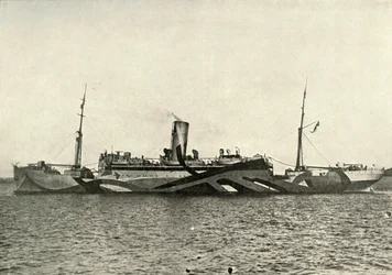 Croiseur auxiliaire H.M. Coronado camouflé, 1919