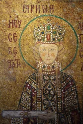 Mosaïque de Sainte-Sophie : Impératrice Irène tenant un parchemin, Istanbul, Turquie