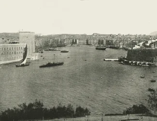 Vue du port, Marseille, France, 1895