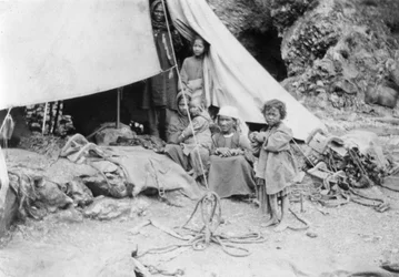 Famille de tribu montagnarde, Chakrata, 1917
