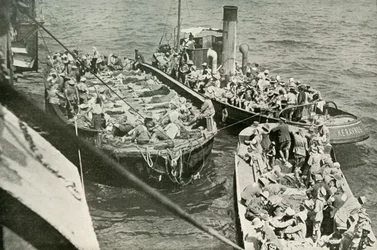 Comment les blessés étaient transportés vers les navires-hôpitaux, 1919