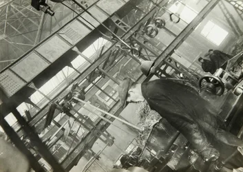 Dans une usine de mécanique, URSS, années 1930