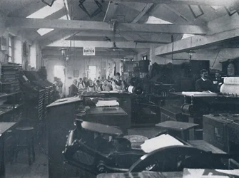 Dans la salle de composition, 1916
