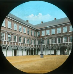 Cour intérieure - Académie militaire royale, Breda, fin 19e-début 20e siècle