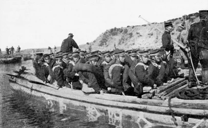 Troupes japonaises débarquant à Chinnampo, guerre russo-japonaise