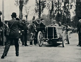 Jarrott arrive à Bordeaux dans la course de la mort, 1937