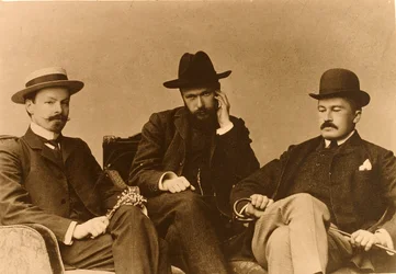 Konstantin Balmont, Sergei Poliakov et Modest Durnov, poètes russes, 1904