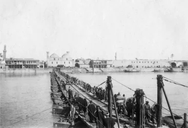 Pont de bateaux de Kotah, Bagdad, Irak