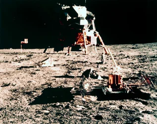 Vol spatial habité, USA, Apollo 11 expériences lunaires Apollo 11