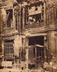 Membres de la Division Marine Populaire sur le balcon du Palais de la Ville, décembre 1918, 1918
