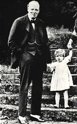 M. Churchill avec sa fille, 1924, 1945