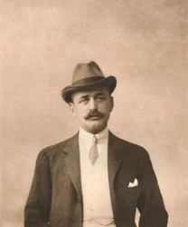 M. L. Newmann, 1911