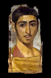 Portrait de momie en encaustique sur panneau de bois : jeune homme, peut-être un soldat, 193 - 235