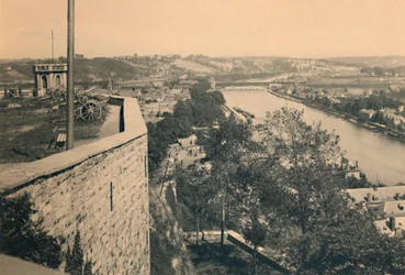 Namur. Tourelle des Guetteurs et confluent de la Sambre et de la Meuse, vers 1900