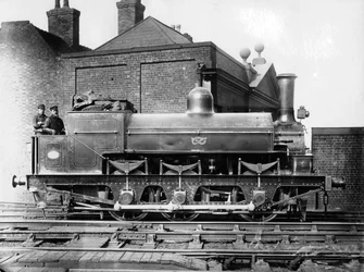 Locomotive à vapeur 0-6-0 du North Staffordshire avec mécanicien et chauffeur sur la plateforme, XIXe siècle