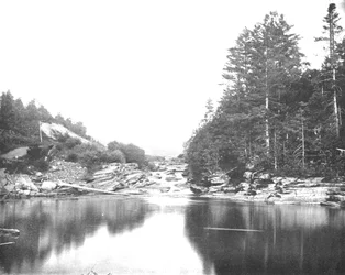 Sur la rivière Ammonoosuc, Montagnes Blanches, New Hampshire, USA, vers 1900