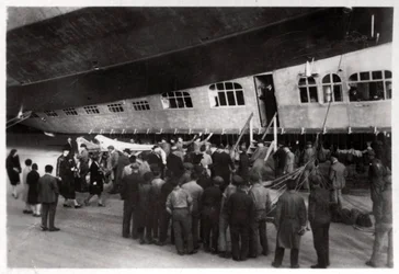 Passagers embarquant sur le Zeppelin LZ 127 Graf Zeppelin, 1933