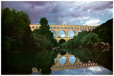 Pont du Gard, aqueduc romain, Nîmes, France, 1956