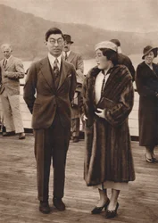 Le prince et la princesse Chichibu arrivant sur le Queen Mary, 12 avril 1937