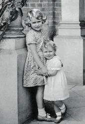 Princesses Elizabeth et Margaret Rose, 1932, 1937