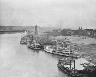 Front de rivière, Cincinnati, Ohio, États-Unis, vers 1900