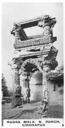 Rudra Mala, porche nord, Siddhapur, Inde, vers 1925