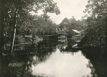 Lac en fer à cheval sacré et Zayats, Wingaba, Rangoon, 1900