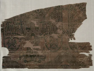 Fragments de samit avec des aigles bicéphales, du tombeau de Saint Bernard Calvo, 1200-1243